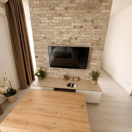 Lam Brick - Parking Free - Ac - Terrace * 브라티슬라바